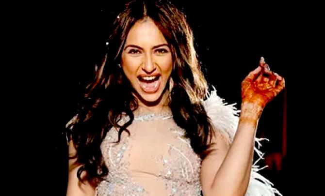 How Rakul, Deepika Defy Fashion Rules!