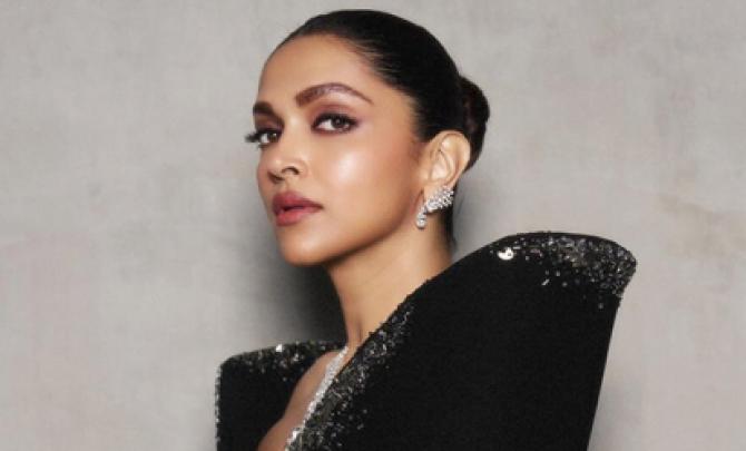 When Deepika Padukone Wore The Starry Night Sky...