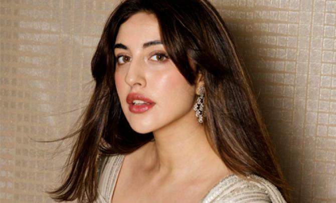 Isn't Samreen Absolutely Stunning?
