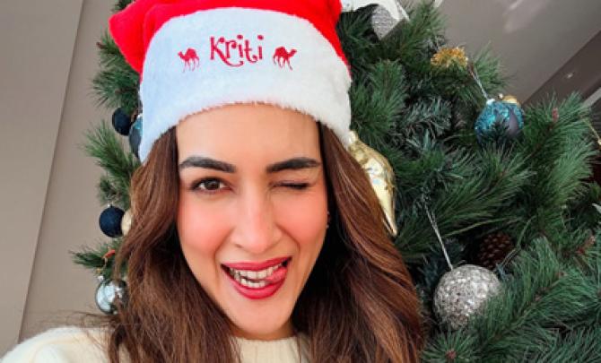 Kriti, Bhumi, Sharvari Celebrated X'mas