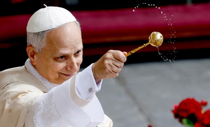Vance, Zelenskyy Attend Pope Leo's Mass