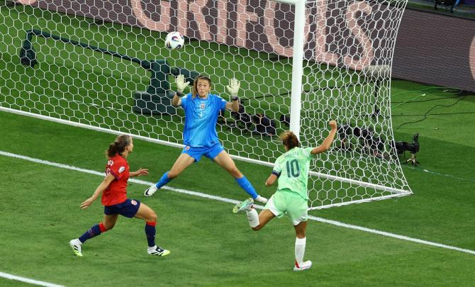PIX: Girelli brace takes Italy past Norway to Euro semis