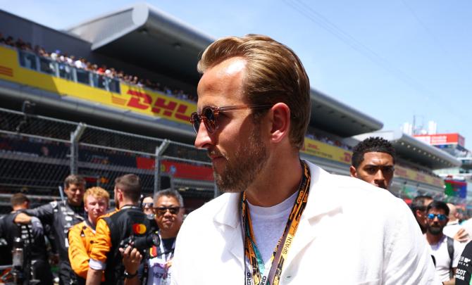 PIX: Eng footie stars soak up sun at Spanish F1 GP