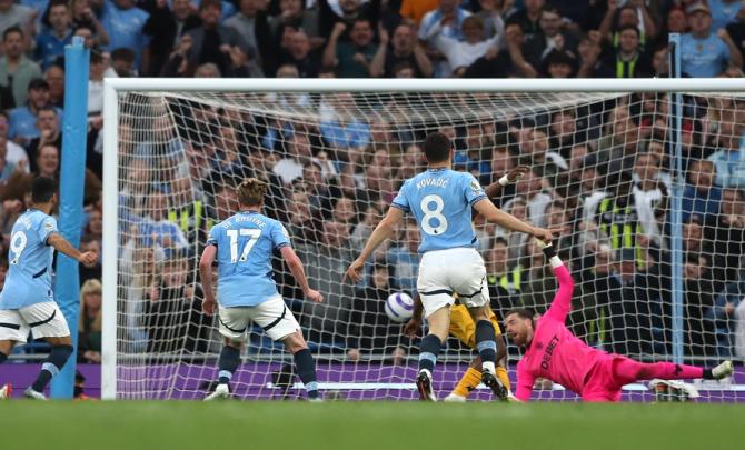 PIX: De Bruyne strike earns Man City win over Wolves