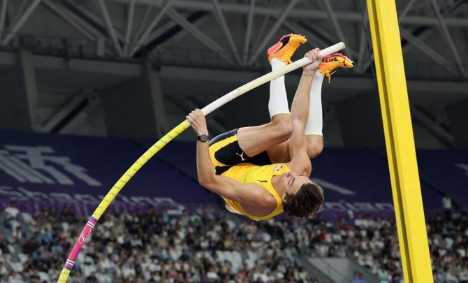 PIX: Duplantis falls short of record; Tinch scorches