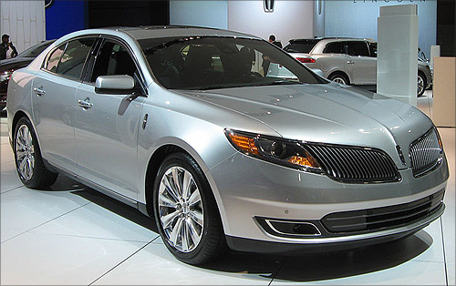 2013 Lincoln MKS.