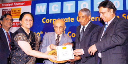 Vinita Singhania, Managing Director, JK Lakshmi Cement, for her outstanding achievements and leadership qualities received the Golden Peacock Women Business Leadership Award-2010.