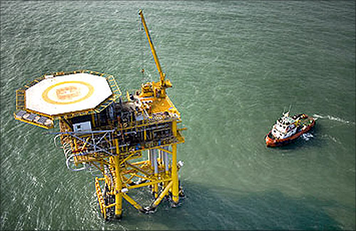 Cairn India offshore rig.