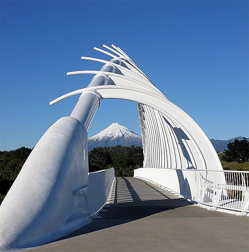 Te Rewa Rewa Bridge.