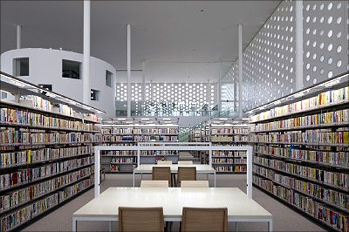 Kanazawa Umimirai Library.