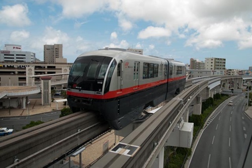 Okinawa monorail Yui Rail.