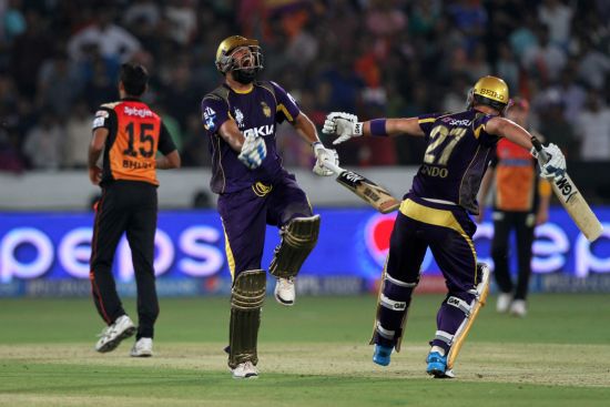 Yusuf Pathan and Ryan ten Doeschate celebrate after winning the game for Kolkata.