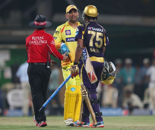 MS Dhoni shakes hands with Shakib al Hasan after the match 