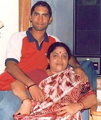 Dinesh Karthik's mom