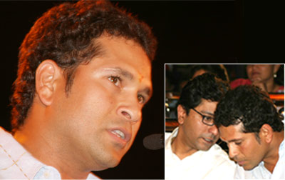 Sachin tendulkar with Raj Thackeray