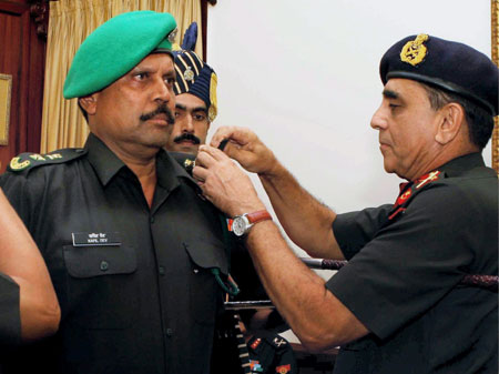 Kapil Dev in Territorial Army 