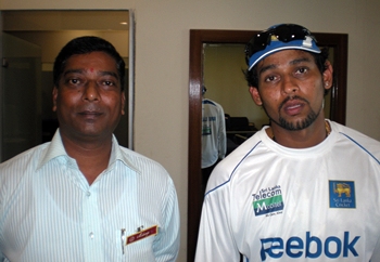 T Dilshan (right)