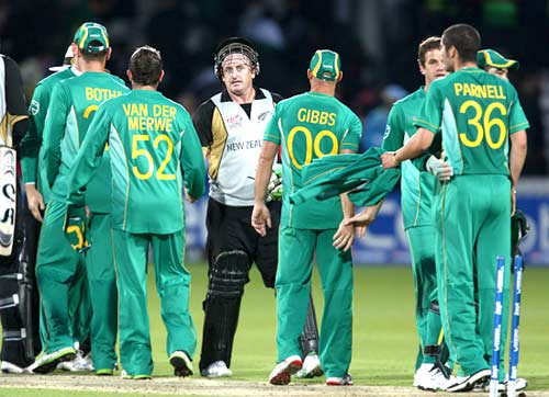 Scott Styris shakes hands with South African players