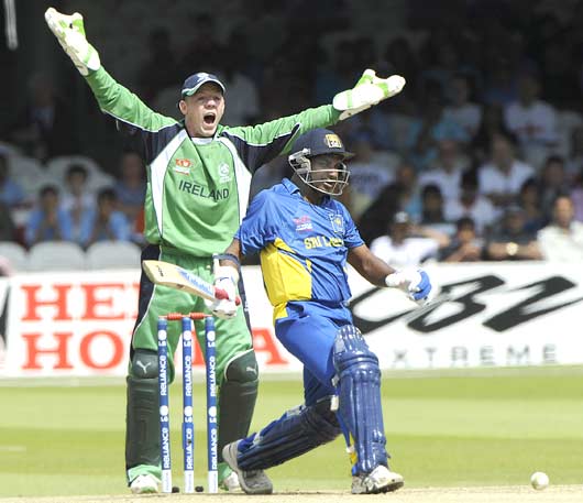 Niall O'Brien appeals for the wicket of Sanath Jayasuriya
