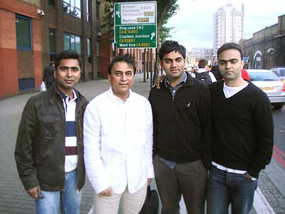 Sunil Gavaskar with Prashant, Abhijeet and Parvej