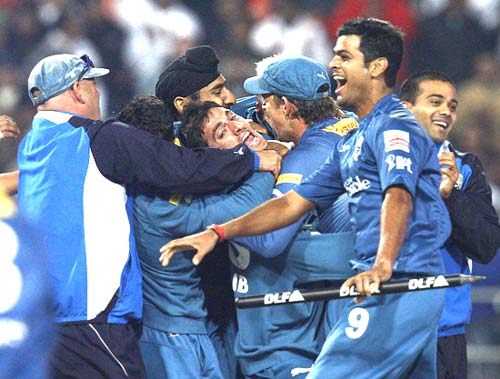 Deccan Chargers' players celebrate victory