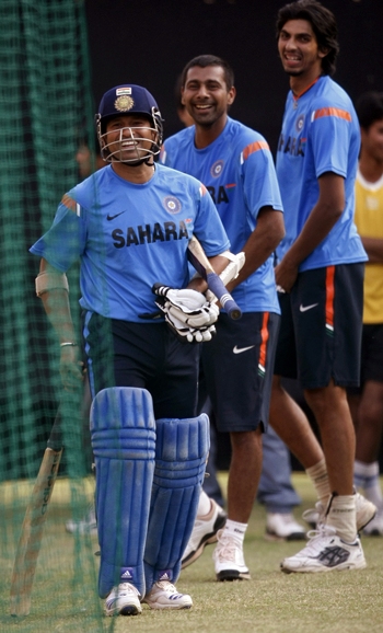 Sachin Tendulkar gets set for batting practice at the Kotla