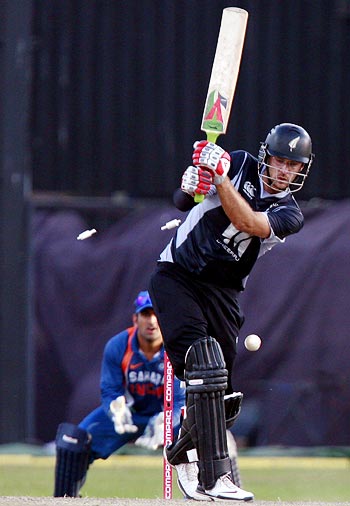 Daniel Vettori is bowled by Ishant Sharma