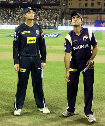 Adam Gilchrist of the Chargers and Captain of the Knight Riders Sourav Ganguly at the toss