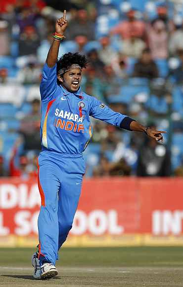 S Sreesanth celebrates after picking up a wicket during the second ODI against New Zealand in Jaipur