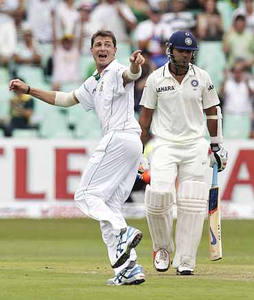 South Africa's Dale Steyn celebrates after dismissing India's Murali Vijay during the second Test match in Durban