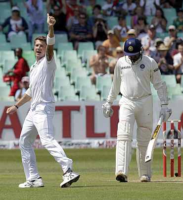 South Africa's Dale Steyn celebrates after picking up India's Zaheer Khan during the second Test in Durban