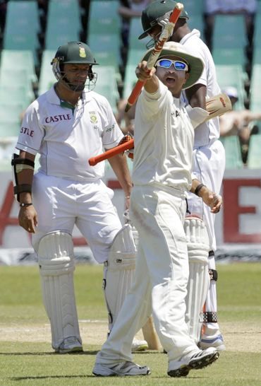 Sachin Tendulkar celebrates after India win the second Test against South Africa in Durban, December 31, 2010