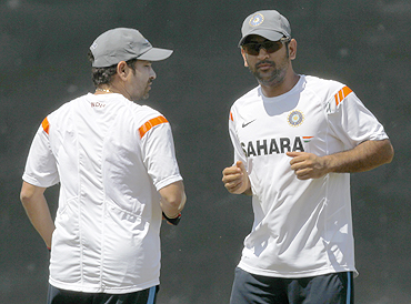 MS Dhoni and Sachin Tendulkar during a practice session in Colombo
