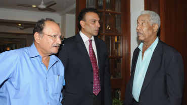 Gary Sobers, right, with Ravi Shastri and Ajit Wadekar, left