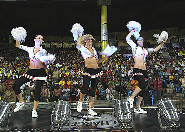 Cheerleaders of the Deccan Chargers shake a leg