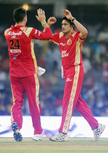 Kevin Pietersen is congratulated by Kumble