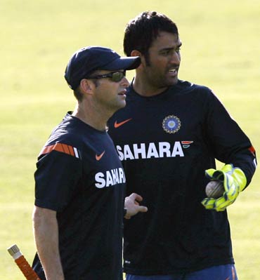 India coach Gary Kirsten (left) with captain Mahendra Singh Dhoni