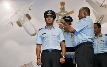 IAF chief P V Naik presents the honorary rank to Tendulkar