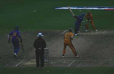 Chaminda Vaas plays a shot during the 2007 World Cup