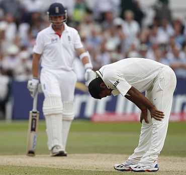 Praveen Kumar unsuccessfully apeals for a wicket