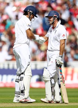 Cook and Strauss compliment each other during Day 2