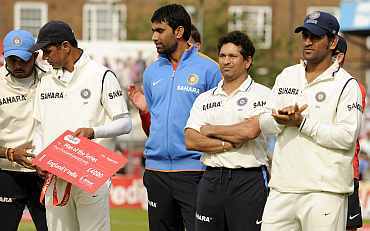 Indian players react after losing the fourth Test