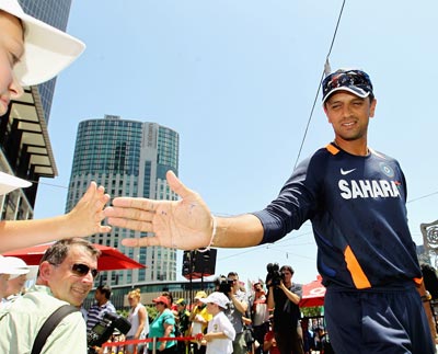Rahul Dravid of India meets the fans