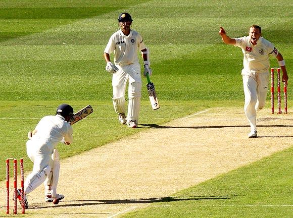 Sachin Tendulkar is bowled by Peter Siddle