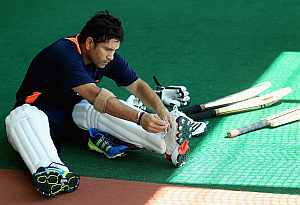 Tendulkar looks to set his date with history in Sydney
