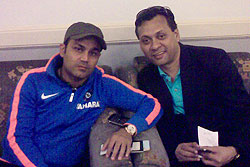 Virender Sehwag obliges Zaman at the Dhaka International Airport