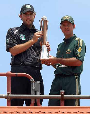 Daniel Vettori and Ricky Pontin with the Chappell-Hadlee trophy