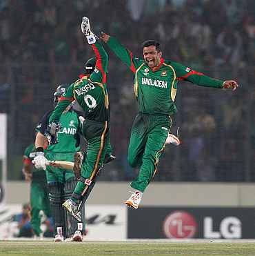 Abdur Razzaq celebrates after picking up a wicket against Ireland