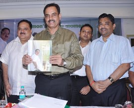 Dilip Vengsarkar is flanked by Memon on his right and BCCI Chief Administrative OfficerProf Ratnakar Shetty, on his left