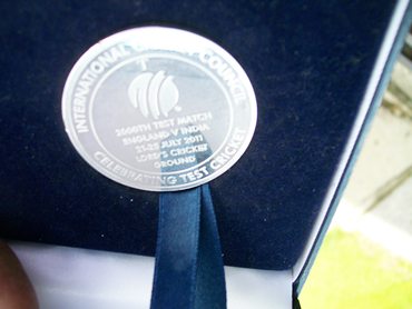 The special commemorative medallion